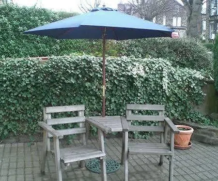 Casa de hóspedes Geminian 3*